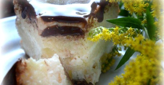 Торт с персиками под глазурью