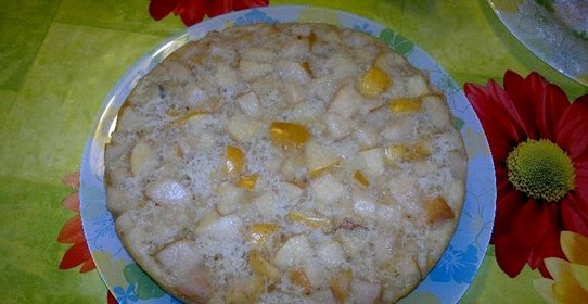 Яблочная шарлотка из мучной смеси с мультиварке