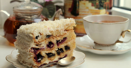 Торт «Вишня в снегу»