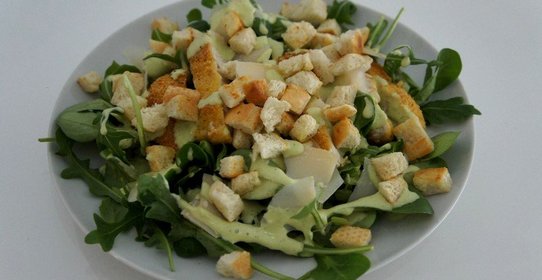 Салат с курицей по мотивам Цезаря