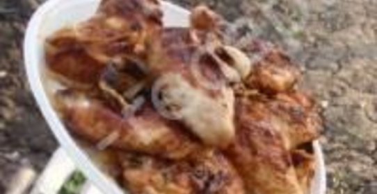 Куриные крылышки гриль барбекю на мангале