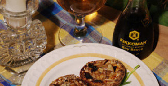 Грибы, фаршированные морским коктейлем