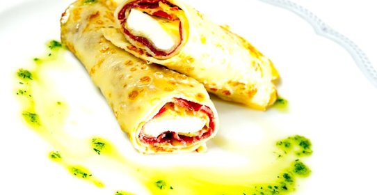 Блинчики с моцареллой Unagrande и сыровяленой ветчиной