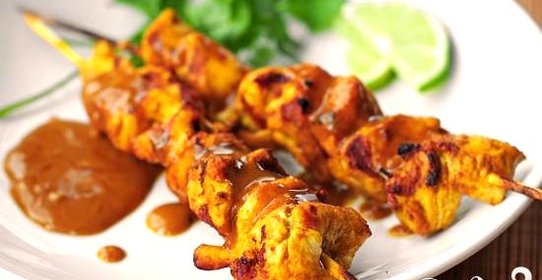 Куриные шашлычки с арахисовым соусом