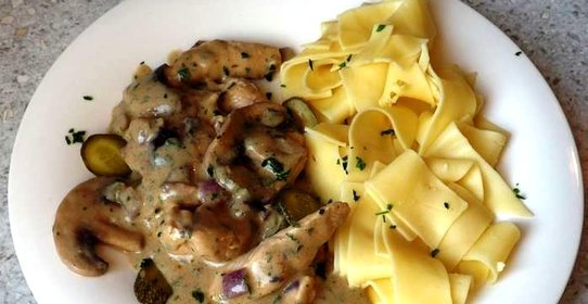 Азу из индейки со сметаной