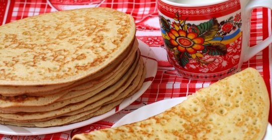 Дрожжевые блины с манкой