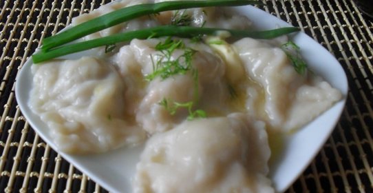 Равиоли с мясом и свекольной ботвой