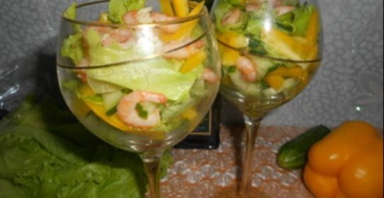 Салат-коктейль с креветками