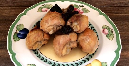 Куриные ножки с черносливом