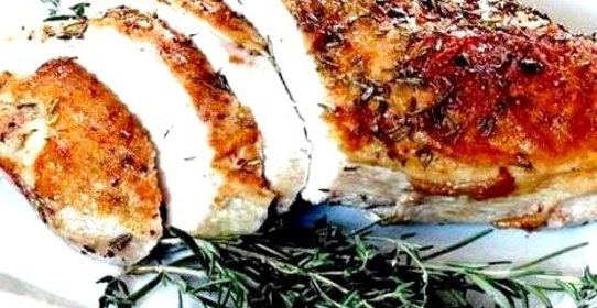 Тушеная индейка с розмарином и бальзамическим соусом в вишне