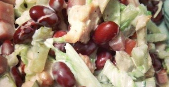 Салат с курицей и балыком