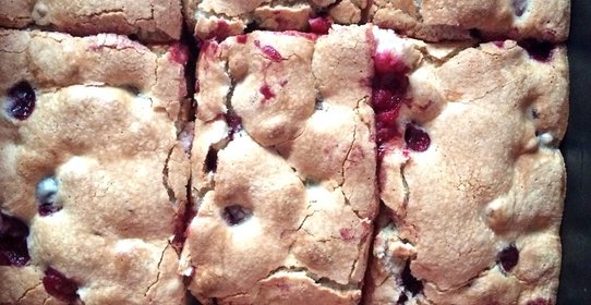 Вишневая шарлотка