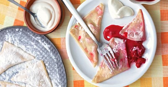 Вареники с вишней и апельсиновой цедрой