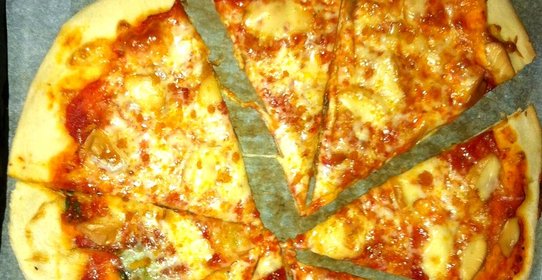 Пицца с копченым сыром и боттаргой