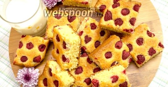 Миндальный пирог с малиной