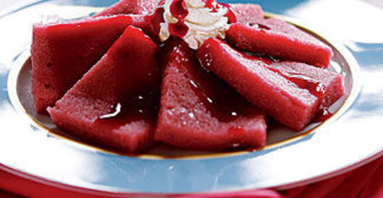 Манная каша на клюквенном соке