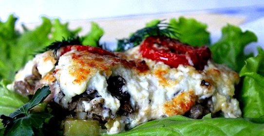 Мясо по-французски с грибами и сыром