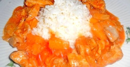Свинина в кисло-сладком соусе с ананасами