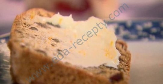 Сладкий хлеб с апельсиновым сыром