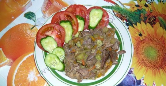 Куриная печень с овощами