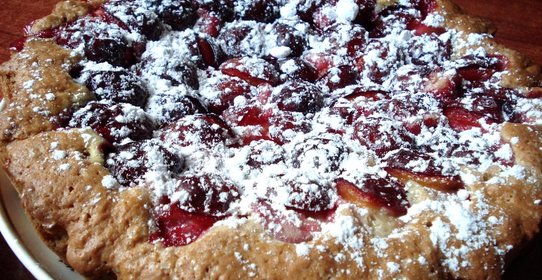 Пирог со сливами