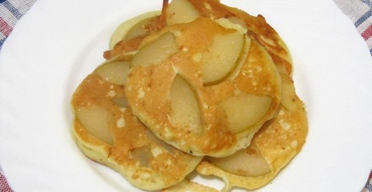 Оладьи с консервированной грушей