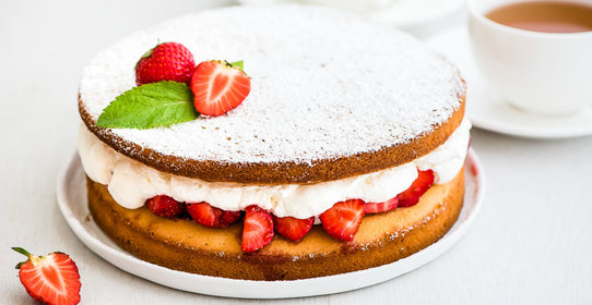 Торт с клубникой и сливками