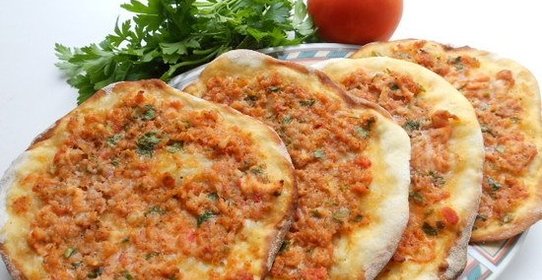 Ламачо (грузинские лепешки с мясным фаршем)