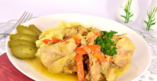 Курица в сметанно-шафрановом соусе в мультиварке