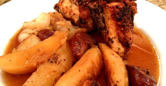 Курица кусочками с картошкой