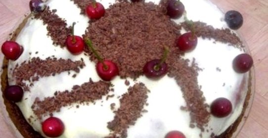 Быстрый бисквитный торт со сметанным кремом