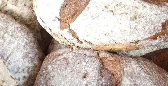 Хлеб с орехами пекан и клюквой