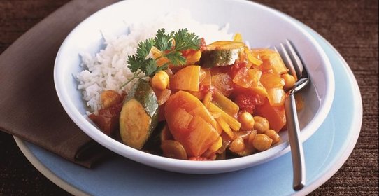 Пряные овощи с нутом