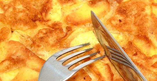 Омлет с яблоками