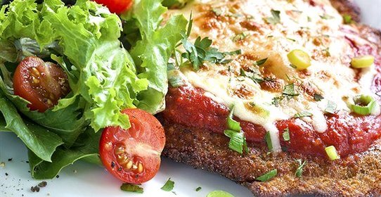 Телятина под пармезаном