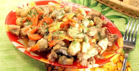 Мясо тушеное с грибами