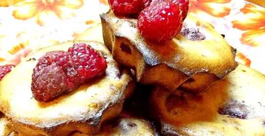 Плюшки с малиной