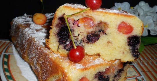 Творожный бисквит с ягодами