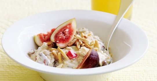 Завтрак с инжиром и мюсли