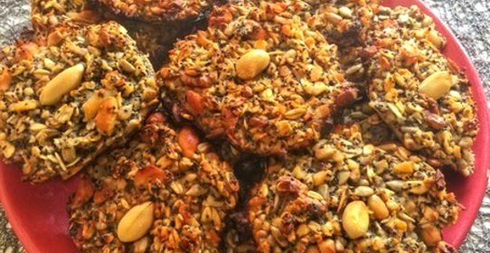 Диетическое печенье с орехами без муки и сахара