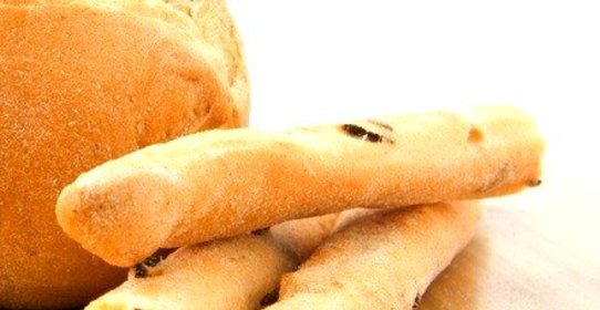 Хлебные палочки с маслинами и розмарином
