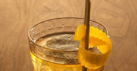 Коктейль «Олд-фэшенд» (Old Fashioned)