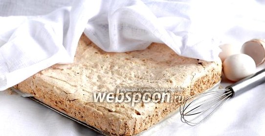 Корж безе с орехами
