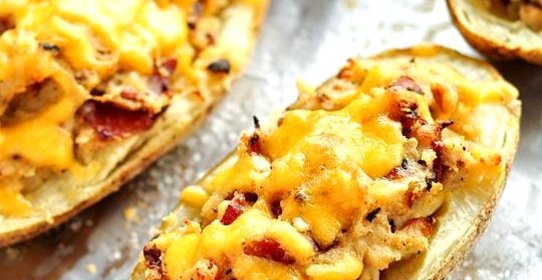 Запеченный картофель с беконом и сыром