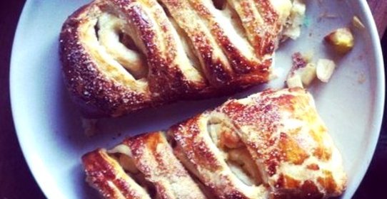 Яблочный рулет