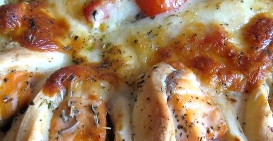 Пирог с соленой красной рыбой