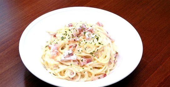 Спагетти карбонара с беконом