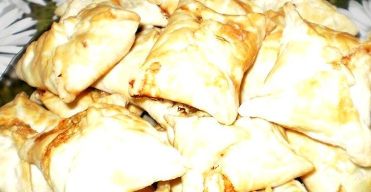 Пирожки с колбасой и сыром