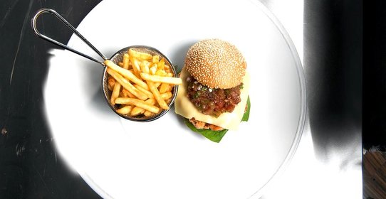 Бургер с семгой