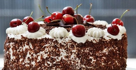 Торт Черный лес с вишней